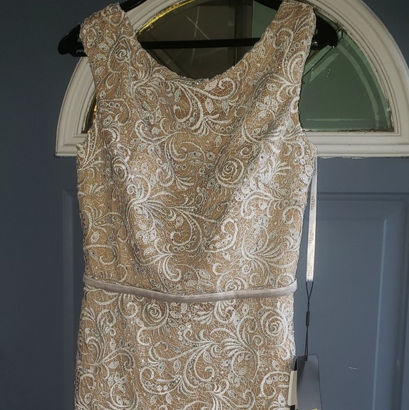 Mothers dress - Picture 2 of 3